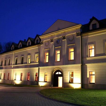 Zamek Kamenny Dvur Hotel Mostov Exterior foto