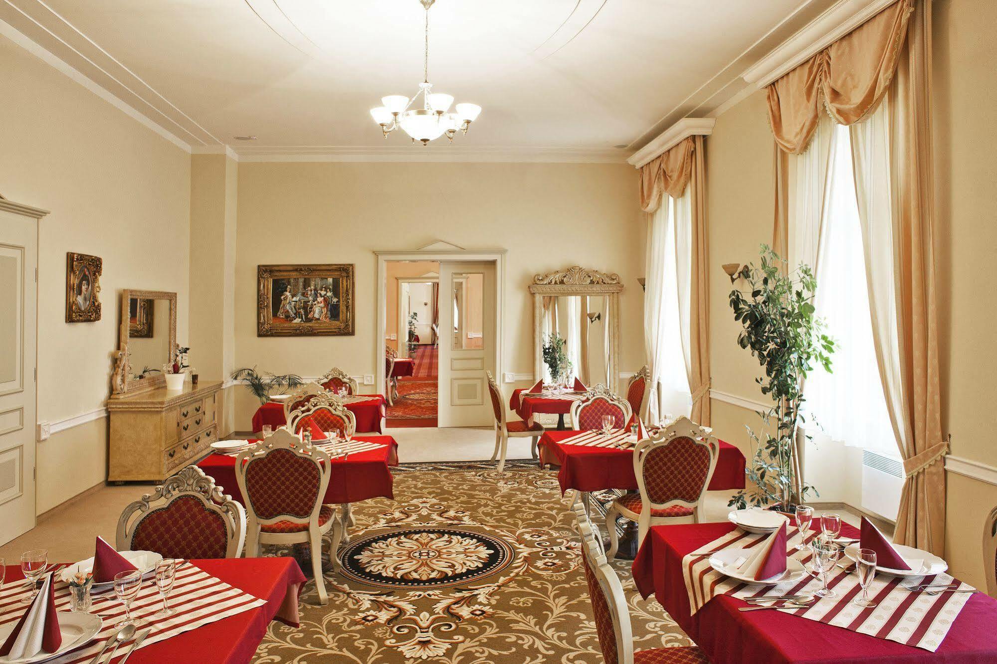 Zamek Kamenny Dvur Hotel Mostov Exterior foto